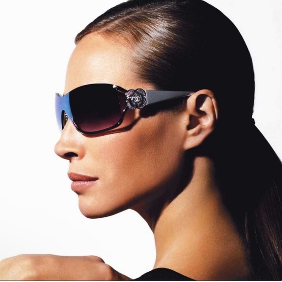 Chanel 4164 Shield CC Y2K Camellia Sunglasses in Black and Silver Hue - Picture 4 of 15